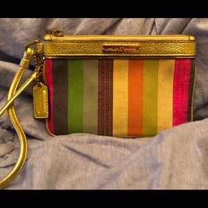 COACH POPPY SWEETHEART WRISTLET LIMITED EDITION ❤️